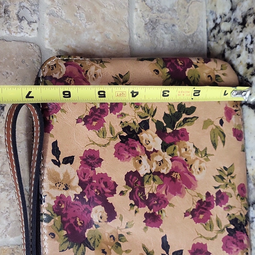 Patricia Nash Antique Rose Cassini Wristlet - Picture 3 of 9